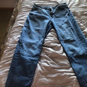 medium wash mom jeans